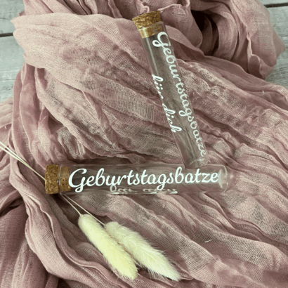 Geldgeschenk im Reagenzglas
